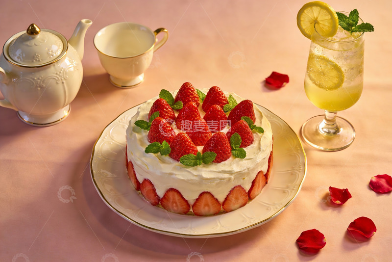 高清大图下载【趣麦麦图】草莓蛋糕配柠檬饮品
