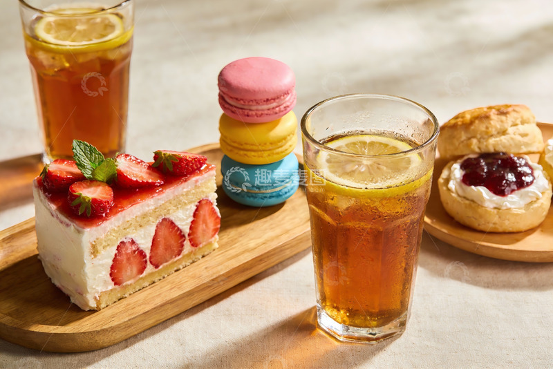 高清大图下载【趣麦麦图】草莓蛋糕与饮品甜点组合