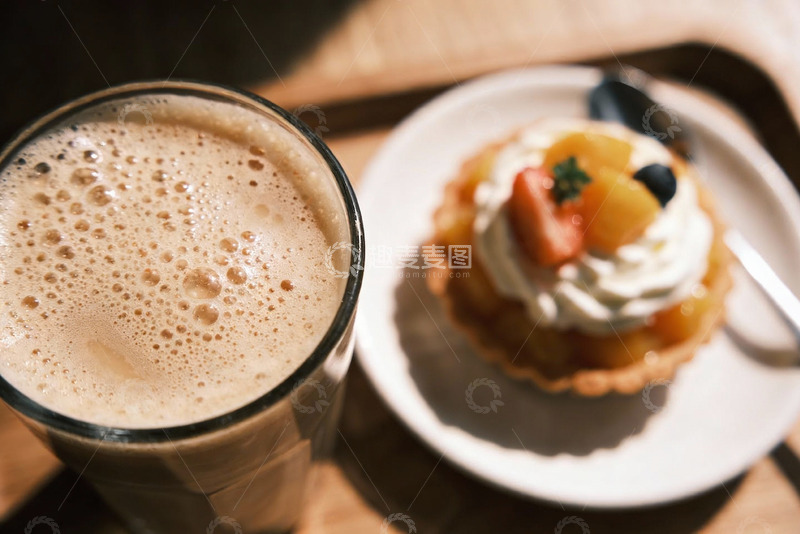 高清大图下载【趣麦麦图】咖啡与水果挞的美味组合