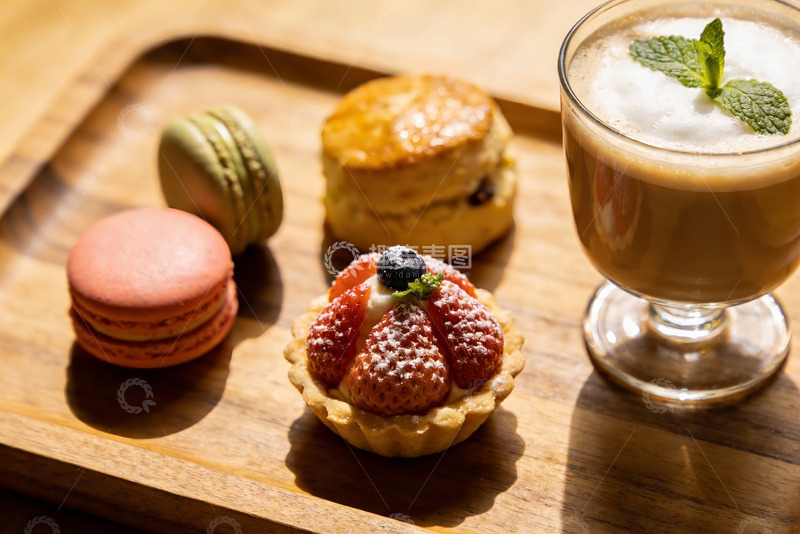 高清大图下载【趣麦麦图】木质托盘上的甜点与饮品