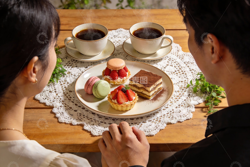 高清大图下载【趣麦麦图】情侣共进下午茶甜蜜时光