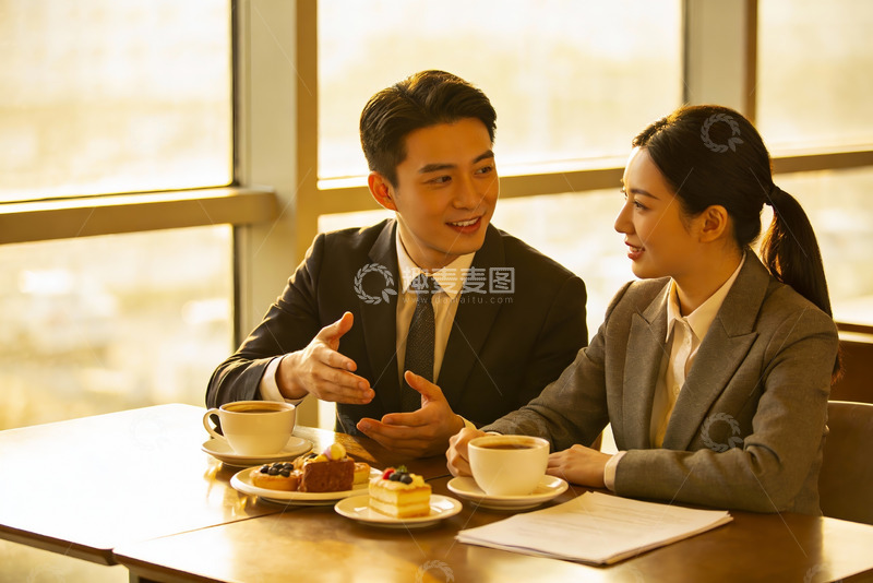 高清大图下载【趣麦麦图】商务人士咖啡会谈场景