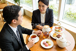 商务人士咖啡厅茶歇交流