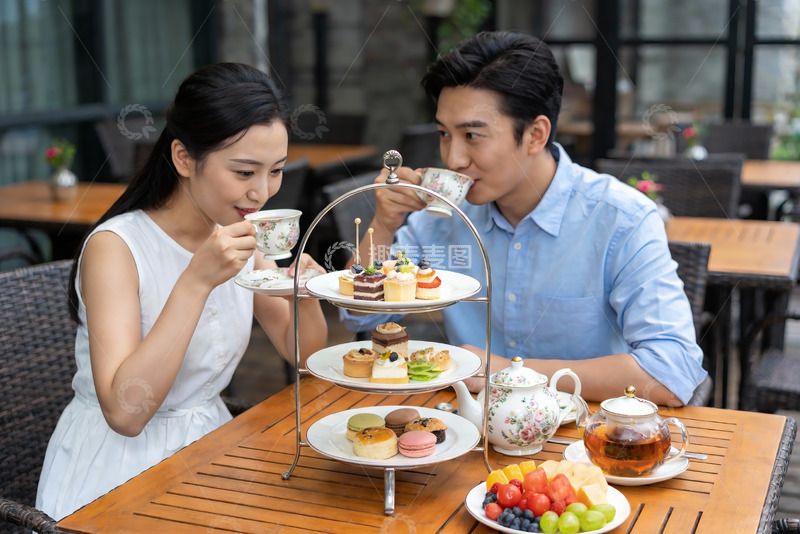 高清大图下载【趣麦麦图】情侣户外下午茶甜蜜时光