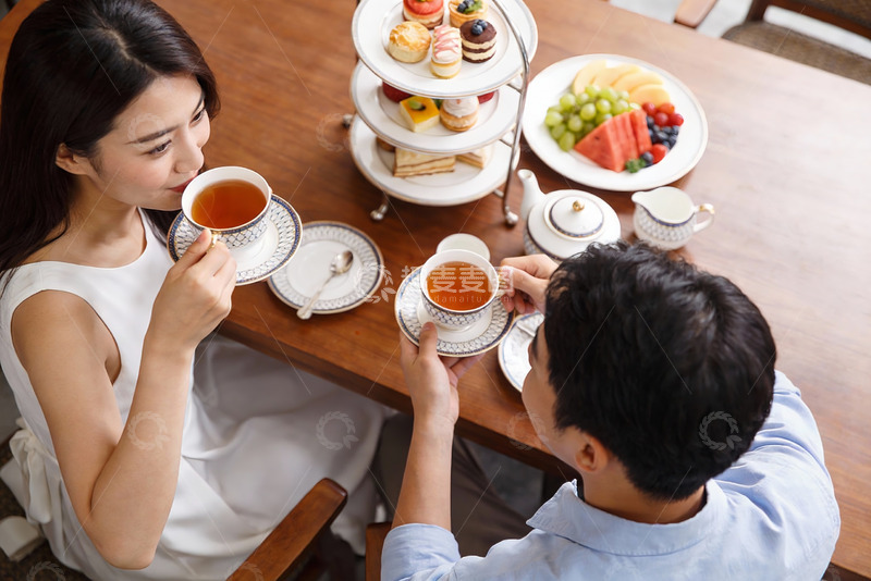 高清大图下载【趣麦麦图】情侣下午茶时光温馨甜蜜