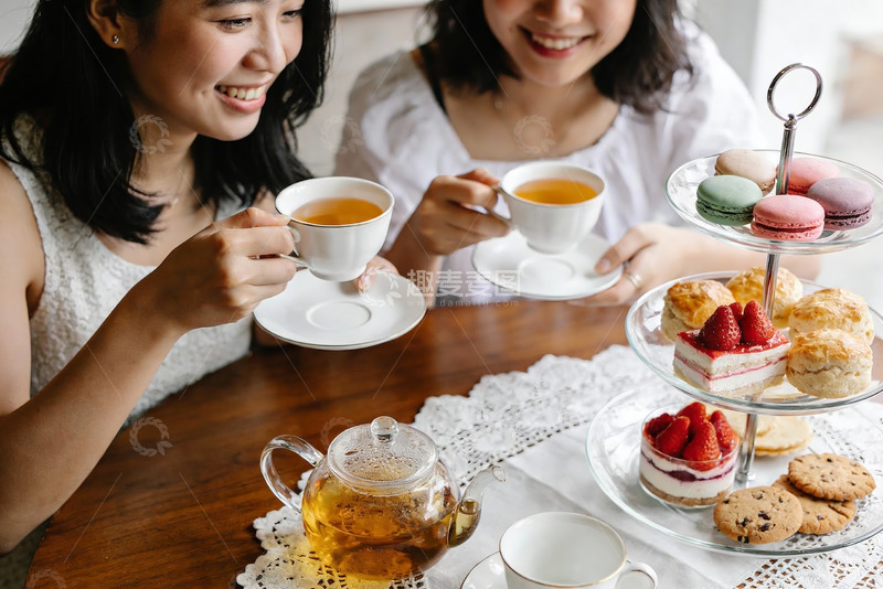 高清大图下载【趣麦麦图】两位女士享用下午茶时光