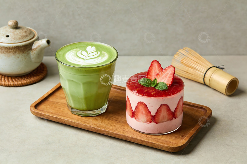 高清大图下载【趣麦麦图】抹茶饮品与草莓甜品摆盘