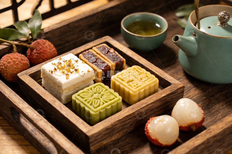 高清大图下载【趣麦麦图】中秋月饼与荔枝茶点