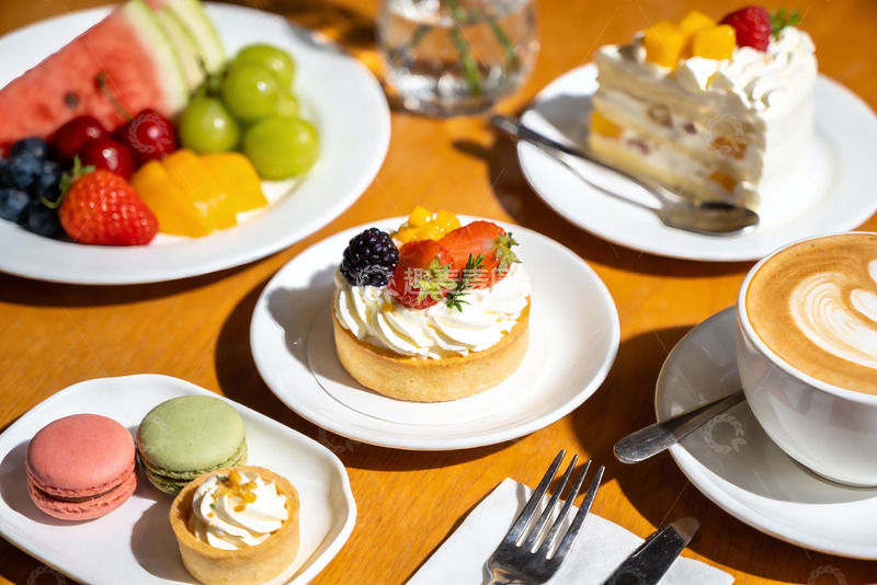 高清大图下载【趣麦麦图】阳光下午茶甜点与水果的美味组合