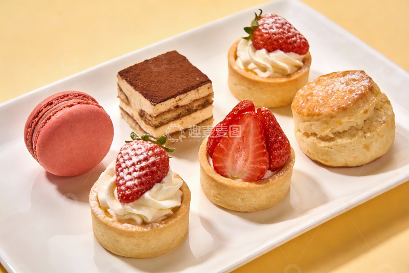 高清大图下载【趣麦麦图】精致甜点拼盘色彩诱人