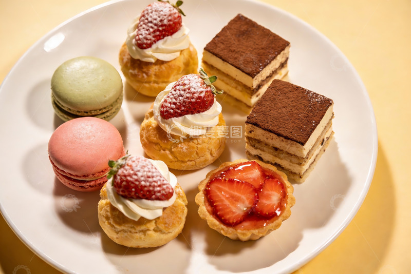 高清大图下载【趣麦麦图】精致甜点拼盘色彩诱人
