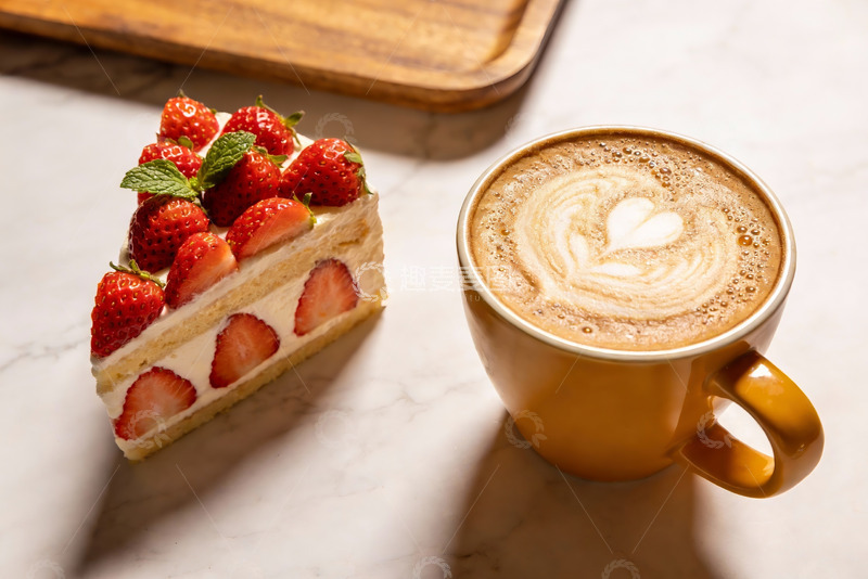高清大图下载【趣麦麦图】草莓蛋糕与拿铁咖啡