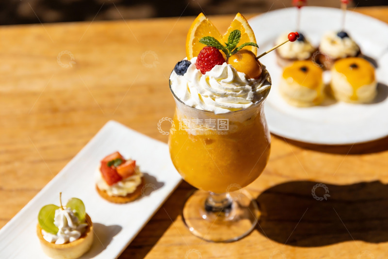 高清大图下载【趣麦麦图】阳光下的水果饮品与甜点