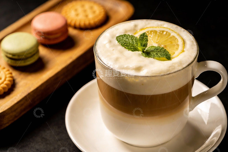 高清大图下载【趣麦麦图】咖啡杯配柠檬薄荷与马卡龙