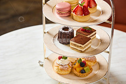 三层甜品架精致下午茶