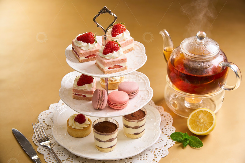 高清大图下载【趣麦麦图】三层甜点架配茶饮