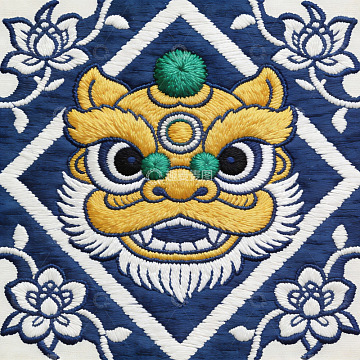 精美蓝色底绣狮头图案