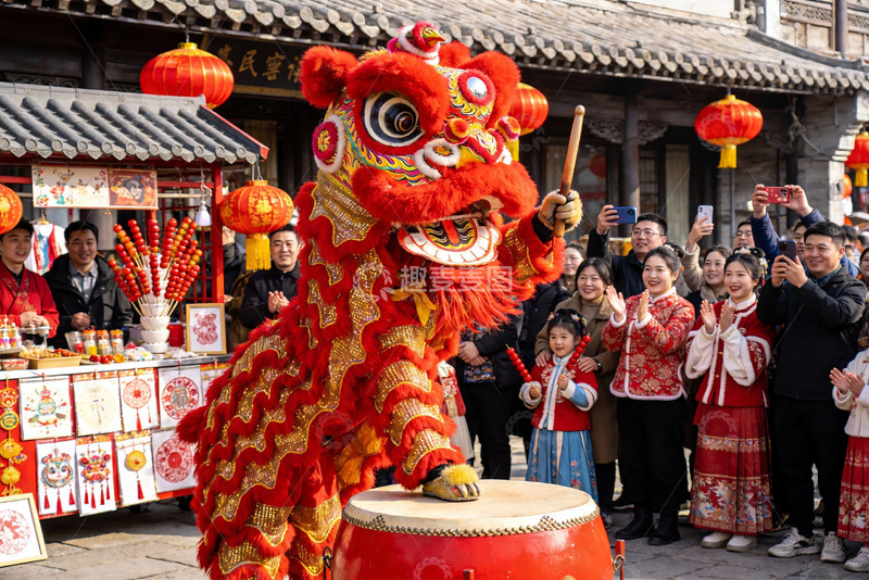 高清大图下载【趣麦麦图】传统舞狮表演热闹非凡