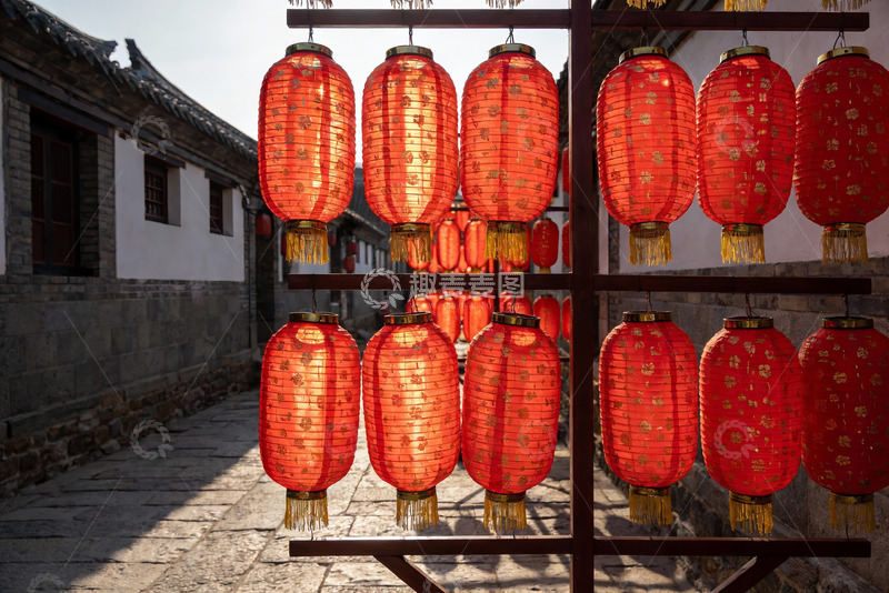 高清大图下载【趣麦麦图】古巷红灯笼高挂迎佳节