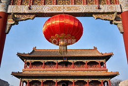 古建筑红灯笼高挂