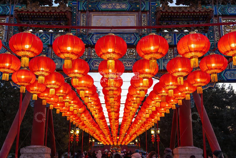 高清大图下载【趣麦麦图】红灯笼挂满古建筑入口