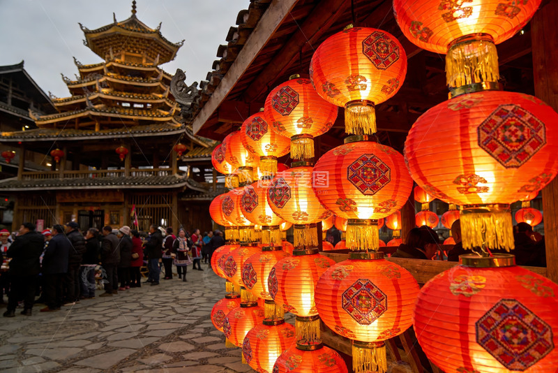 高清大图下载【趣麦麦图】古建筑前挂满红灯笼