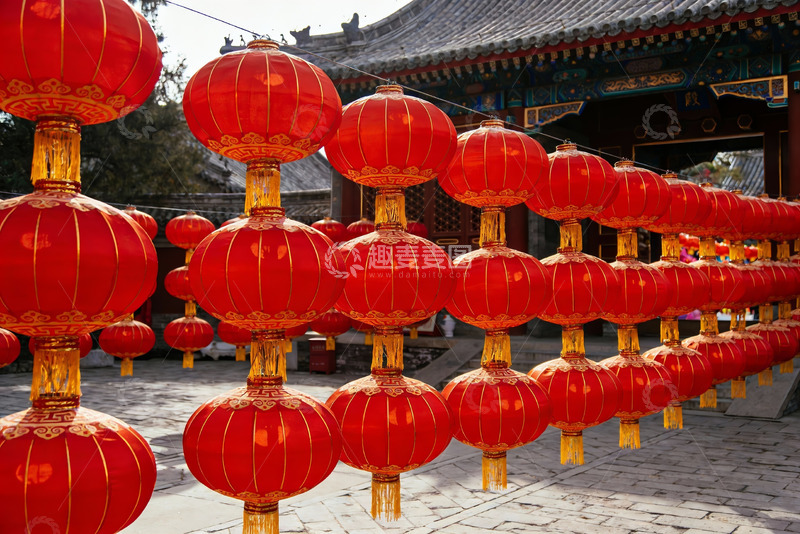 高清大图下载【趣麦麦图】红灯笼挂满古建筑庭院