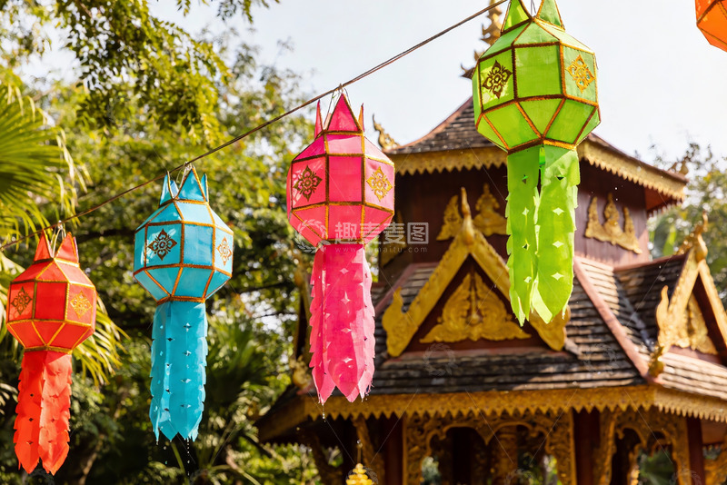 高清大图下载【趣麦麦图】色彩斑斓灯笼装饰古建筑