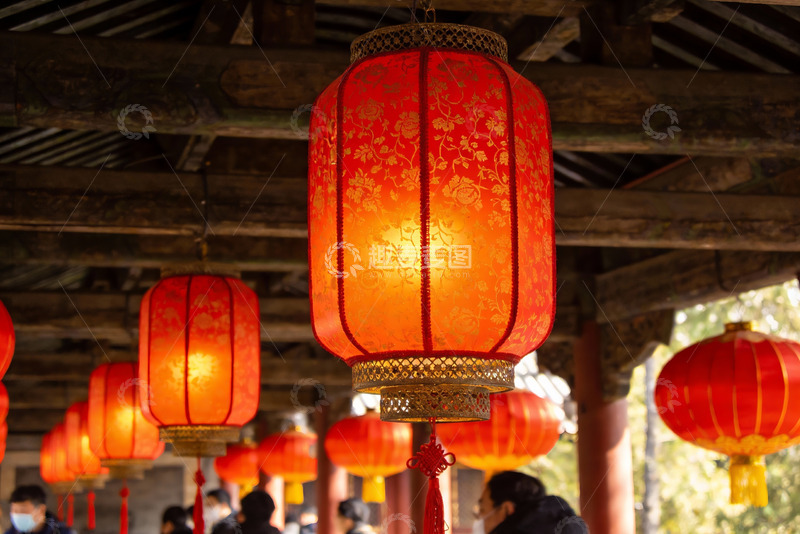 高清大图下载【趣麦麦图】古建筑长廊红灯笼高挂