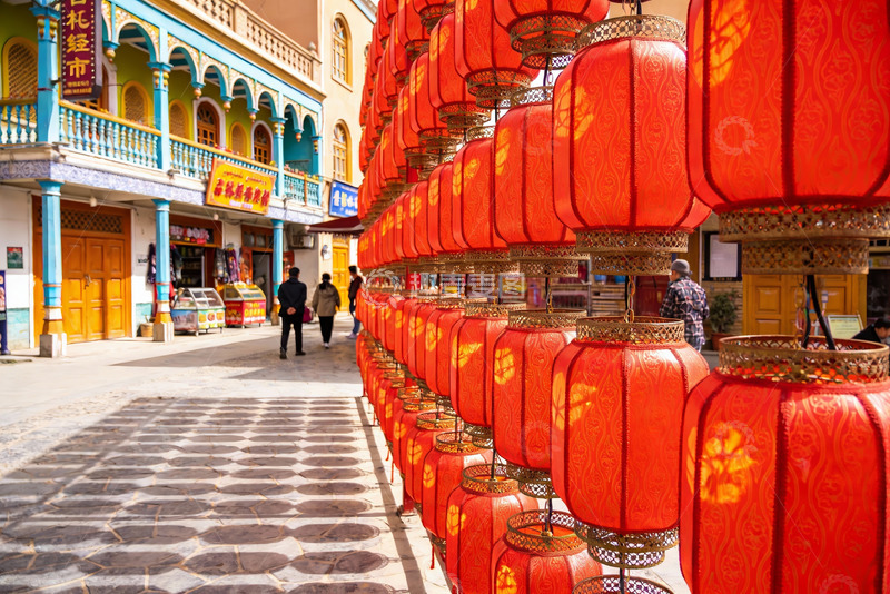 高清大图下载【趣麦麦图】红灯笼街道节日氛围浓厚
