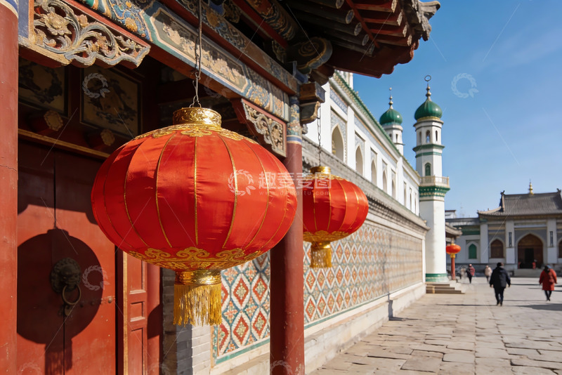 高清大图下载【趣麦麦图】红灯笼映衬下的古建筑庭院