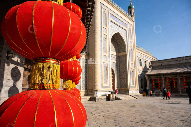 高清大图下载【趣麦麦图】红灯笼映衬下的古建筑庭院
