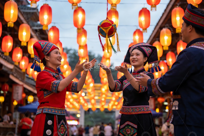 高清大图下载【趣麦麦图】民族服饰节日庆典