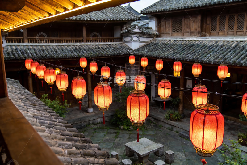 高清大图下载【趣麦麦图】古建筑庭院挂满红灯笼