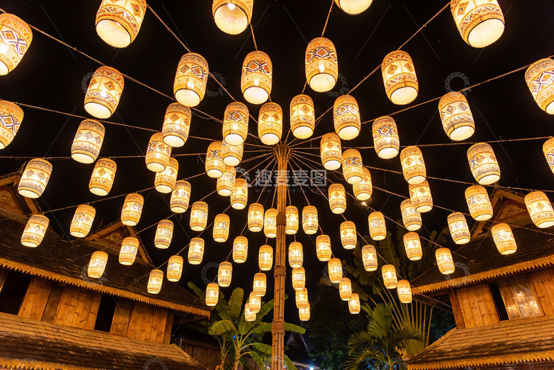 高清大图下载【趣麦麦图】夜空灯笼璀璨悬挂