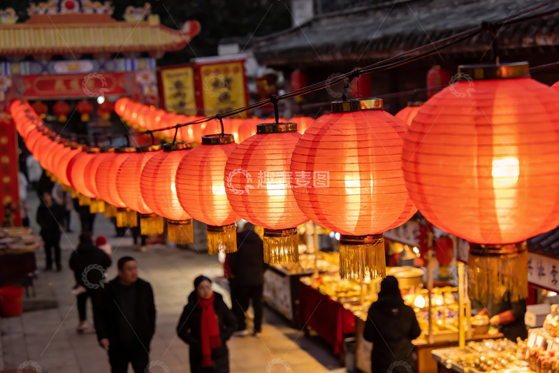 高清大图下载【趣麦麦图】夜市灯笼高挂人群熙攘