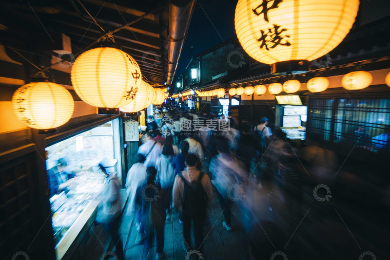 高清大图下载【趣麦麦图】夜市灯笼高挂人群熙攘