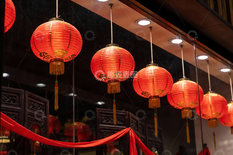 高清大图下载【趣麦麦图】红灯笼装饰节日氛围浓厚
