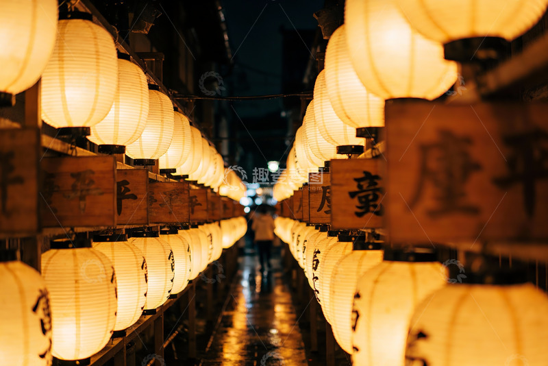 高清大图下载【趣麦麦图】夜街灯笼光影走廊
