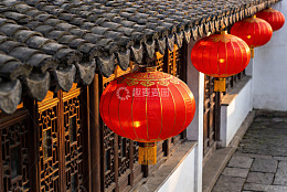 古建筑红灯笼装饰