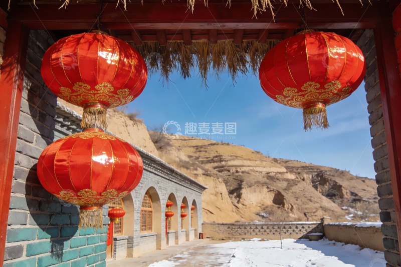 高清大图下载【趣麦麦图】红灯笼映衬下的古建筑与雪景