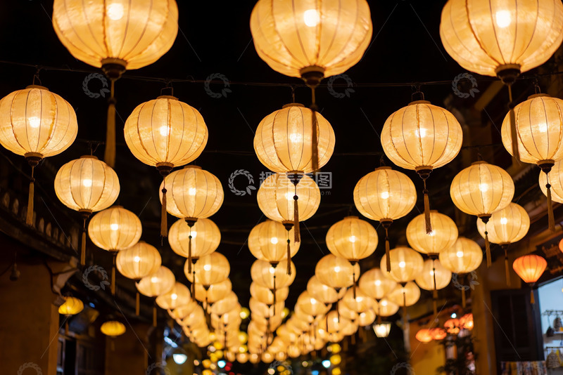 高清大图下载【趣麦麦图】夜市灯笼高挂光影交错