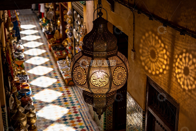 高清大图下载【趣麦麦图】异域风情市场灯笼光影