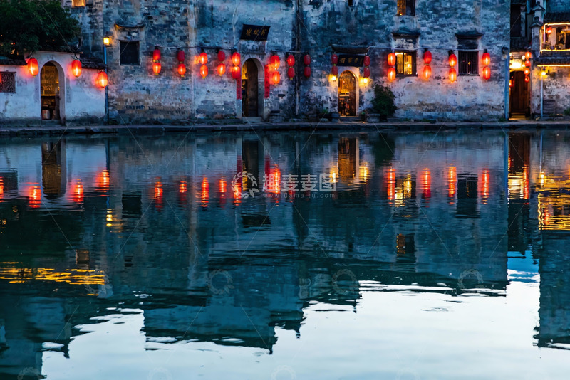 高清大图下载【趣麦麦图】古建筑夜景水映红灯笼