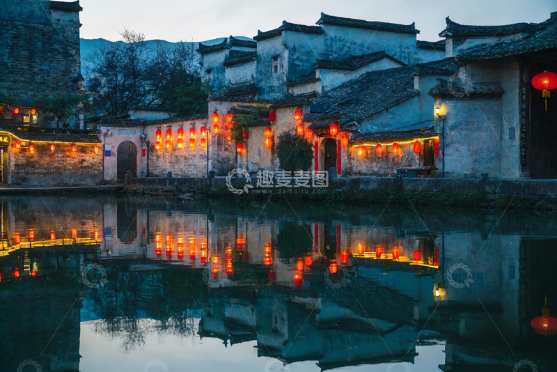 高清大图下载【趣麦麦图】古村夜景灯笼映水