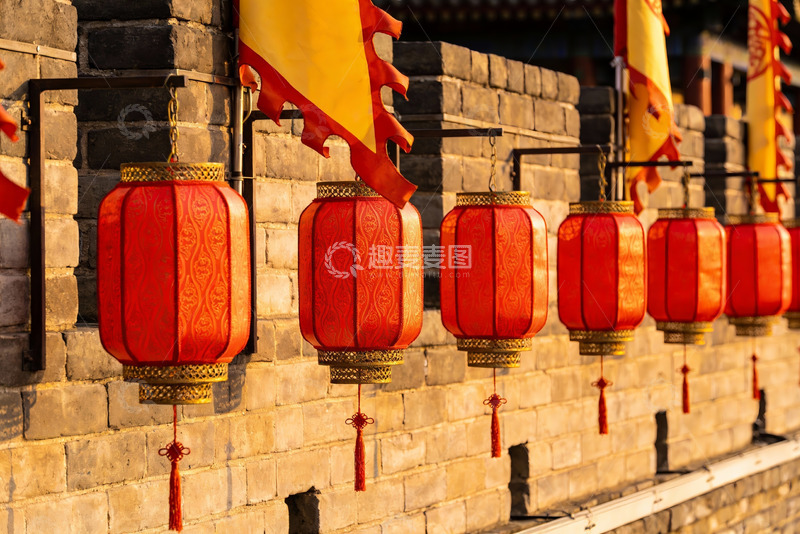 高清大图下载【趣麦麦图】古墙红灯笼迎春挂