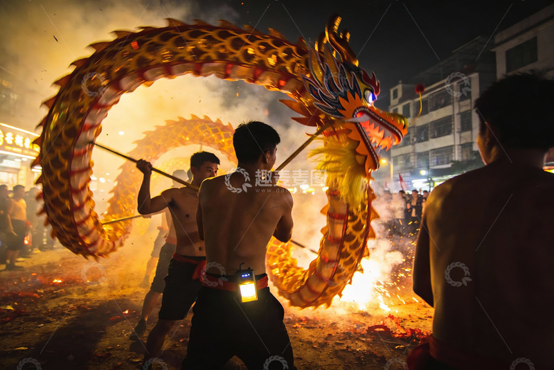 高清大图下载【趣麦麦图】夜幕下舞龙表演热闹非凡