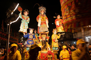 夜游花车上古装人物表演