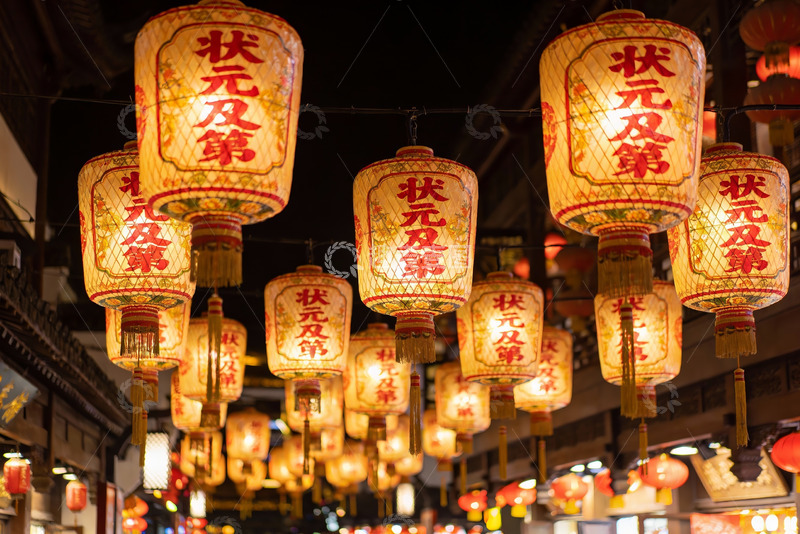 高清大图下载【趣麦麦图】古街夜景灯笼高挂祈福迎祥