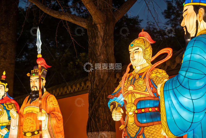 高清大图下载【趣麦麦图】夜景中色彩斑斓的古代人物灯饰